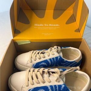 Soludos Kids' Cream and Blue Sneakers
